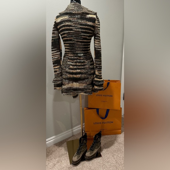 Sweater - Picture 2 of 3